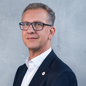Stefan Münch (柯尔柏医药咨询有限公司 验证与质量副总裁) Stefan Münch (柯尔柏医药咨询有限公司 验证与质量副总裁)